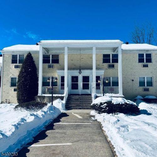 95 Regency Park, Ramsey, NJ, 07446 | Card Image