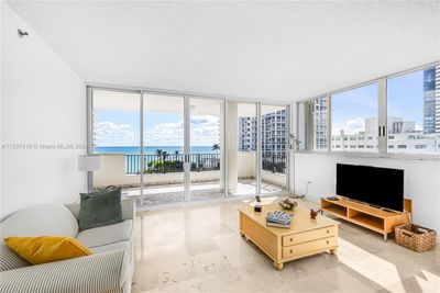 901 - 6422 Collins Ave, Condo with 2 bedrooms, 2 bathrooms and null parking in Miami Beach FL | Image 2