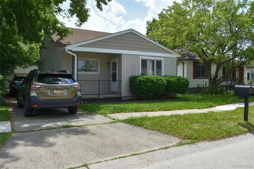 19782 Nicke St, Clinton Township, MI, 48035-4809 | Card Image