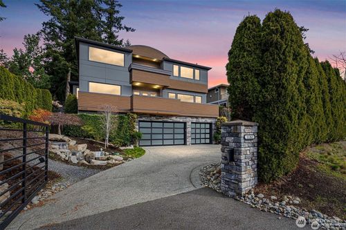 11262 Se 34th St, Bellevue, WA, 98004-5167 | Card Image
