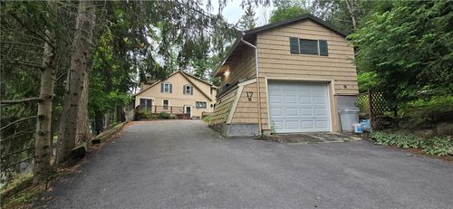 17 Monroe Ave, Oneonta, NY, 13820-1411 | Card Image