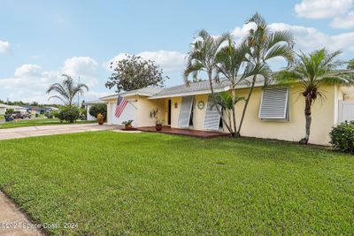 3529 Nicklaus Drive, House other with 3 bedrooms, 2 bathrooms and null parking in Titusville FL | Image 2