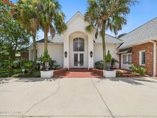 327 Beverly Dr, Lafayette, LA, 70503-3109 | Card Image