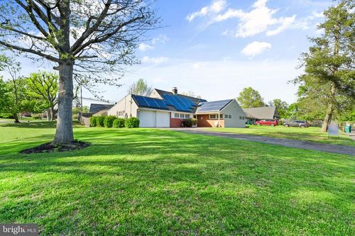 18 Forsythia Dr S, LEVITTOWN, PA, 19056-1910 | Card Image