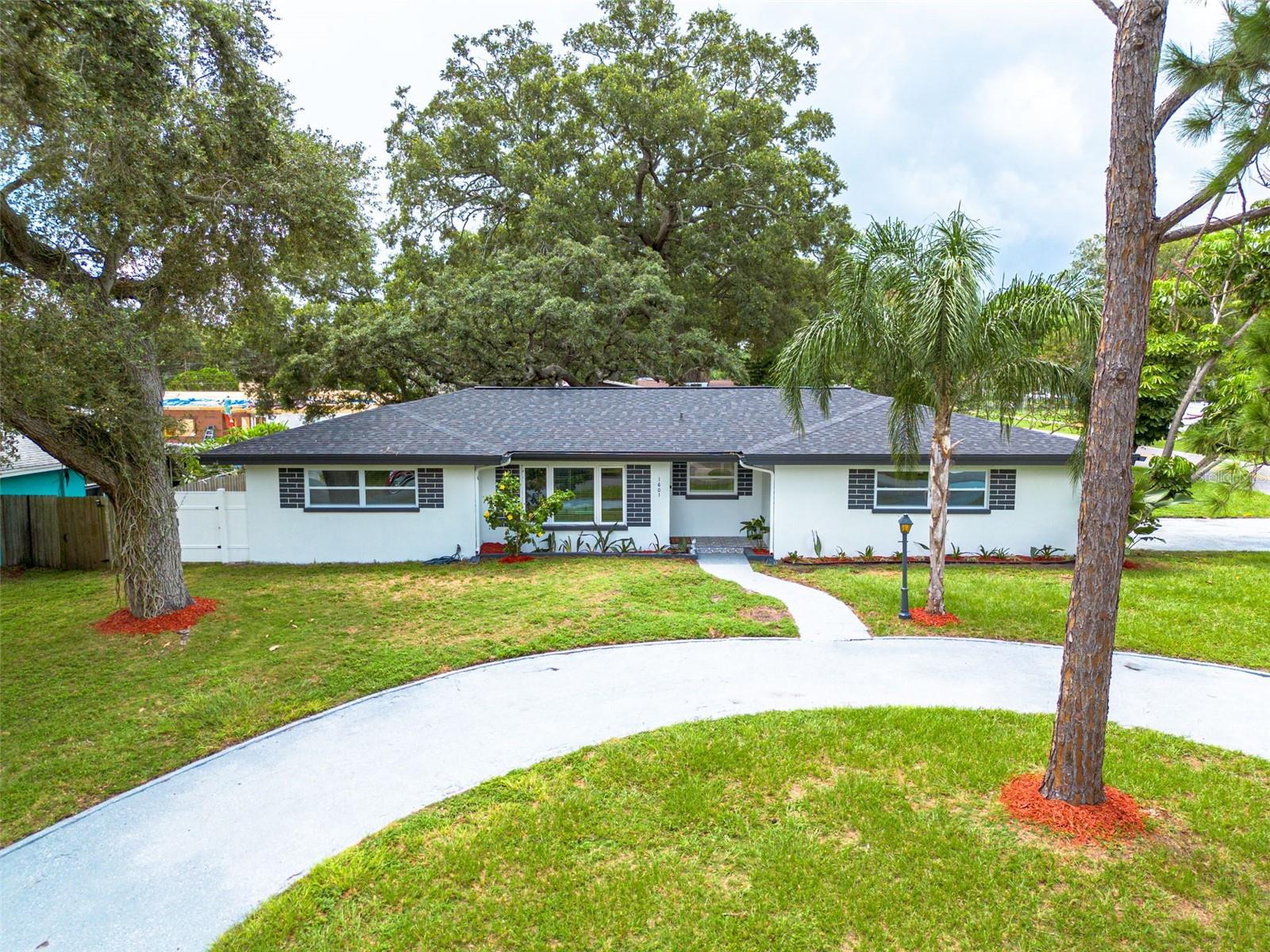 Pinewood Dr, Clearwater, FL 33756