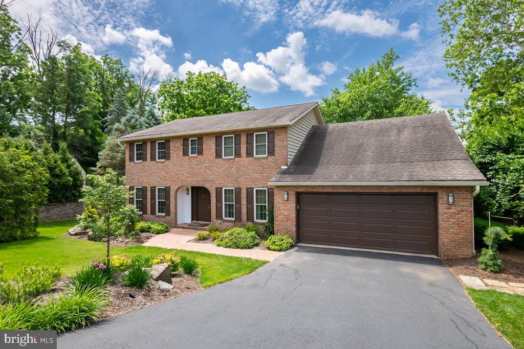 Chelsea Cir, Reading, PA 19606