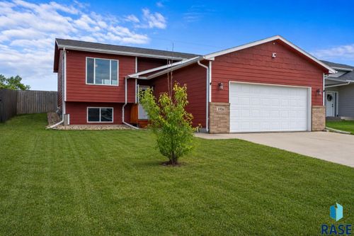 3916 S Pisidian Ave, Sioux Falls, SD, 57110-7672 | Card Image