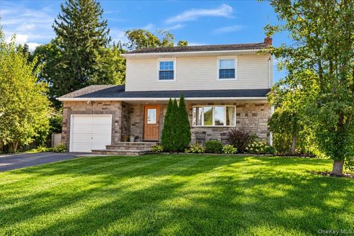 65 Genesee Drive, Huntington, NY, 11725 | Card Image