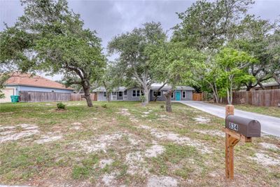 834 N Mccampbell Street, House other with 3 bedrooms, 2 bathrooms and 3 parking in Aransas Pass TX | Image 2