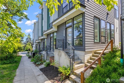 2327 E Denny Way, Seattle, WA, 98122-2931 | Card Image