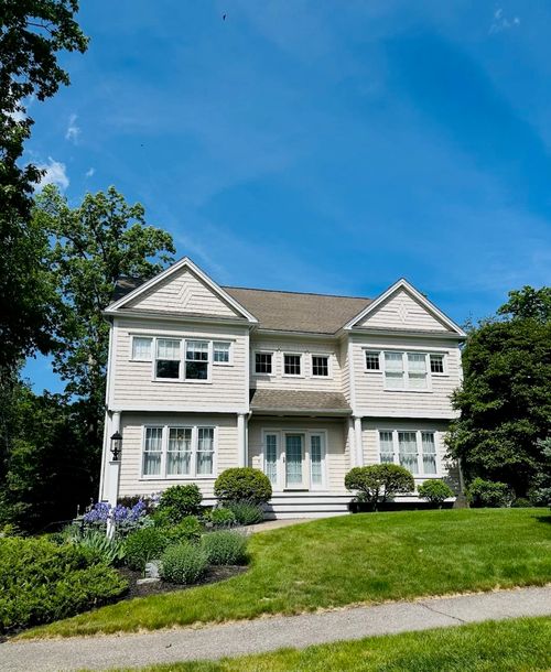 2 Dearborn Brook Cir, Exeter, NH, 03833-3138 | Card Image