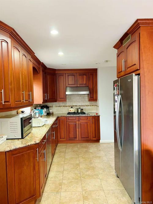 260-01 57th Ave, Little Neck, NY, 11362-2235 | Card Image