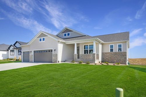 128 Goldcrest Ct, Waterloo, IA, 50701-1223 | Card Image
