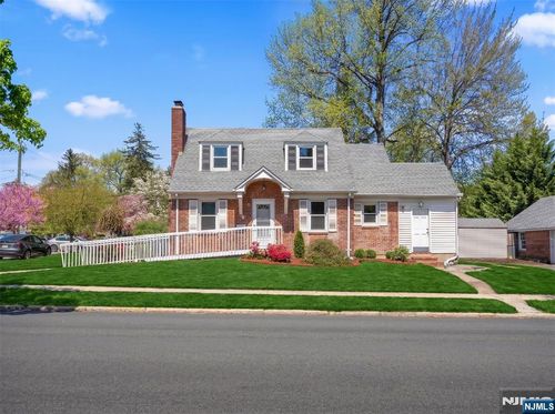 3 Wolcott Rd, Dumont, NJ, 07628-2622 | Card Image