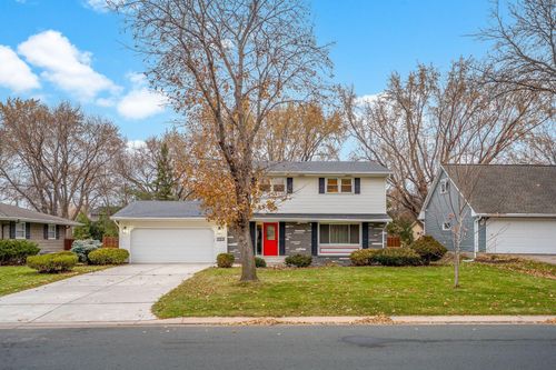 9012 47 1/2 Ave N, New Hope, MN, 55428-4446 | Card Image