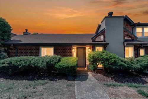 237 Highland Villa Cir, Nashville, TN, 37211-7320 | Card Image