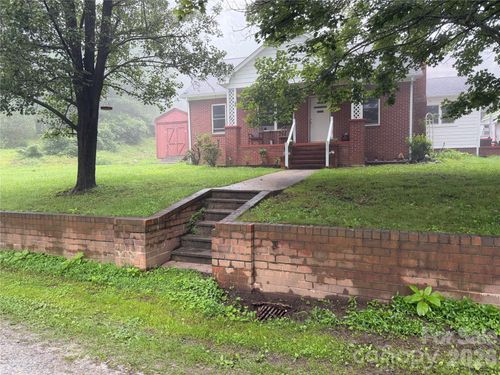 77 Maple Rd, Spruce Pine, NC, 28777-5522 | Card Image