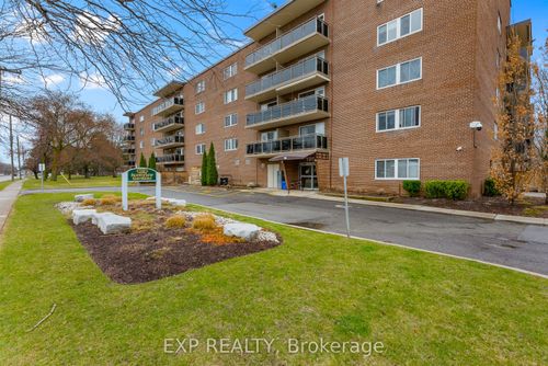 222-196 Scott St, Saint Catharines, ON, L2N5T2 | Card Image