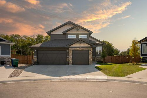 {{alt}} | Card Image