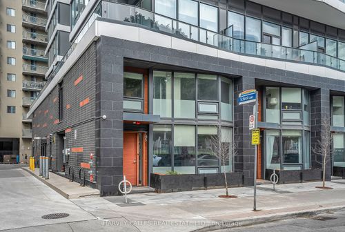 th5-85 Wood St, Toronto, ON, M4Y0E8 | Card Image