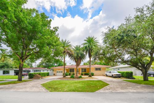 231 Deer Run, Miami Springs, FL, 33166 | Card Image