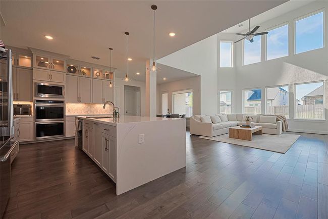 29851 Aaron River Trl, House other with 5 bedrooms, 6 bathrooms and 3 parking in Fulshear TX | Image 8