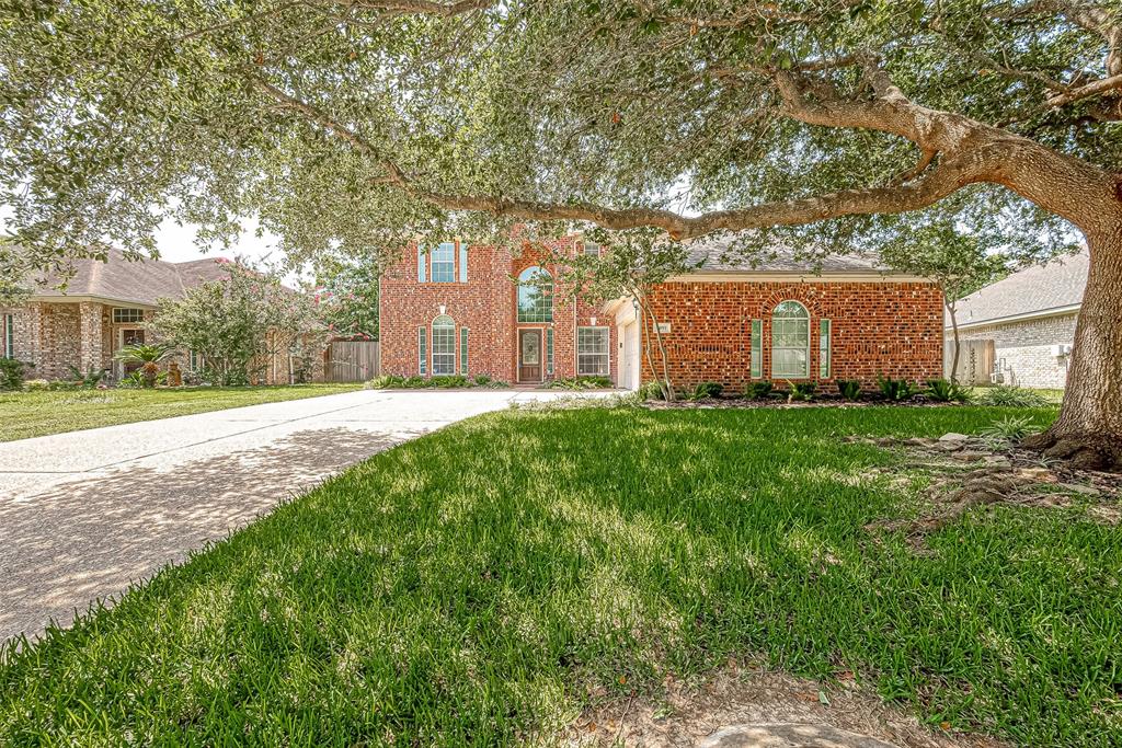 Gladstone Dr, League City, TX 77573