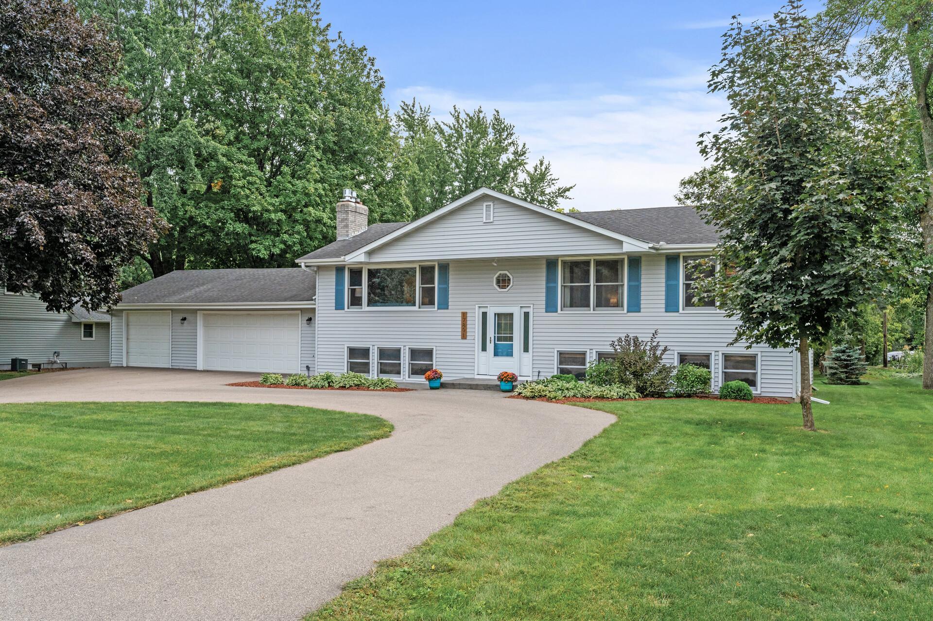 Duck Lake Trl, Eden Prairie, MN 55346