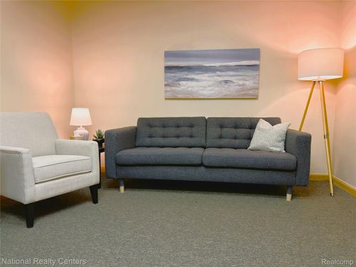 202-25882 Orchard Lake Rd, Farmington Hills, MI, 48336-1295 | Card Image