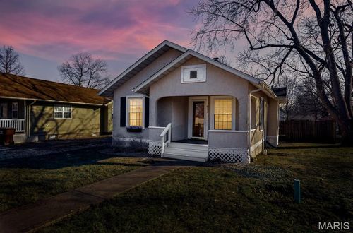 811 Adams St, Gillespie, IL, 62033-1310 | Card Image