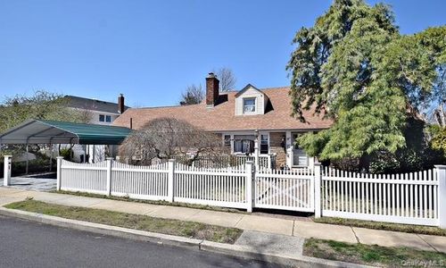 2900 Stevens St, Oceanside, NY, 11572-2021 | Card Image