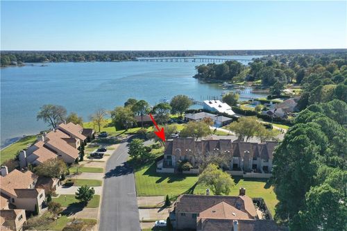 4286 Hatton Point Ln, Portsmouth, VA, 23703-4039 | Card Image