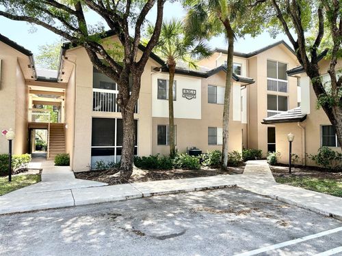 623-9877 Westview Dr, Coral Springs, FL, 33076-2532 | Card Image
