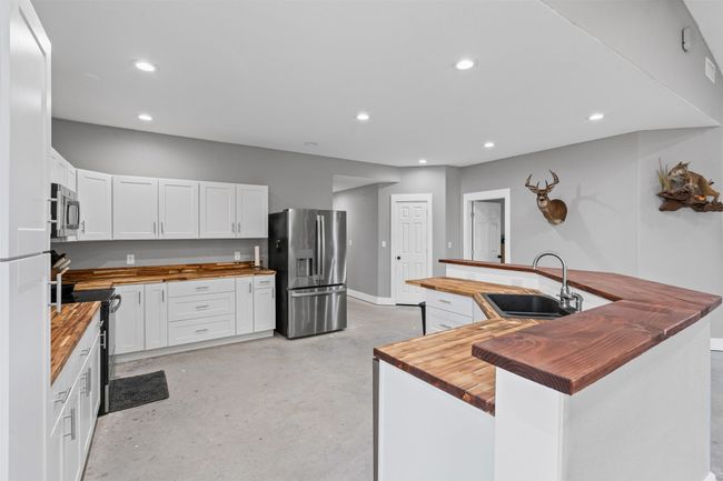 873 Hcr 1106, House other with 4 bedrooms, 3 bathrooms and null parking in Blum TX | Image 16