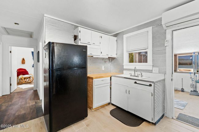 306 Ne 55 Th St, House other with 3 bedrooms, 1 bathrooms and null parking in Oak Island NC | Image 12