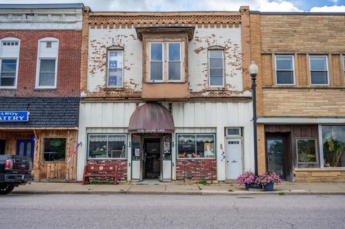 215 Main St, ELROY, WI, 53929-1251 | Card Image