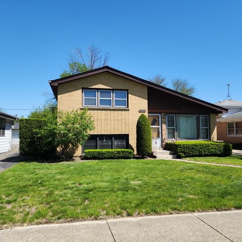 5312 Kimball Pl, Oak Lawn, IL, 60453-1271 | Card Image