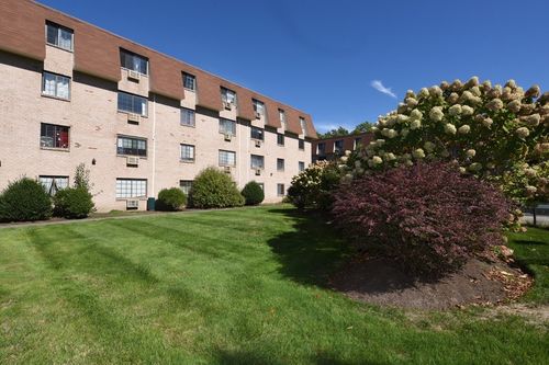 133-135 Grove St, Rockland, MA, 02370-2358 | Card Image