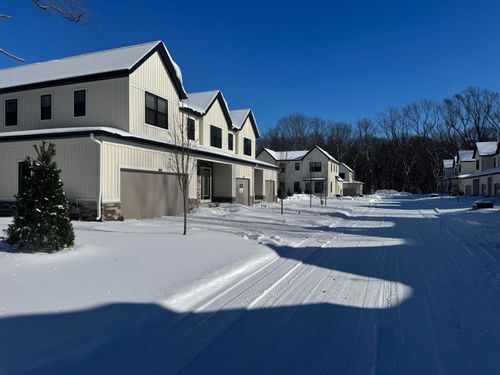 1987 S Shorewoods Ln, Holland, MI, 49423-4326 | Card Image