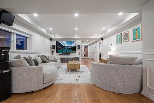 1407 Sixth Ave, New Westminster, BC, V3M2C5 | Card Image