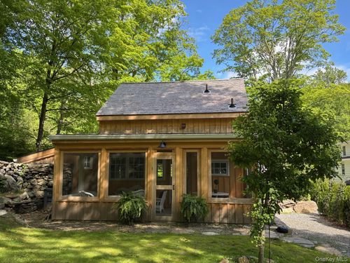38-A Creemer Rd, North Castle, NY, 10504-2402 | Card Image