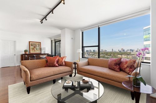 12l-14 Greenway Plz, Houston, TX, 77046-1420 | Card Image