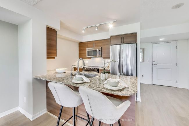 826 - 35 Bastion St, Condo with 1 bedrooms, 1 bathrooms and 1 parking in Toronto ON | Image 6