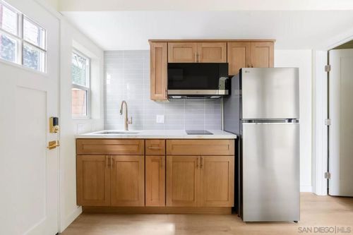 722 E 116th Pl, Los Angeles, CA, 90059-2300 | Card Image