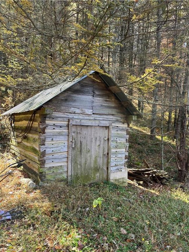 1972 Big Horse Creek Rd, House other with 3 bedrooms, 2 bathrooms and null parking in Lansing NC | Image 25