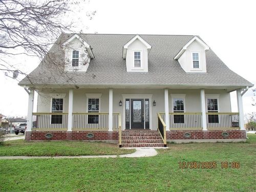 338 Moonraker Dr, Slidell, LA, 70458-5525 | Card Image