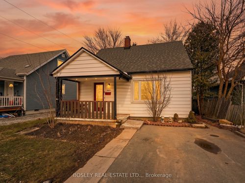 5401 Menzie St, Niagara Falls, ON, L2E2V7 | Card Image