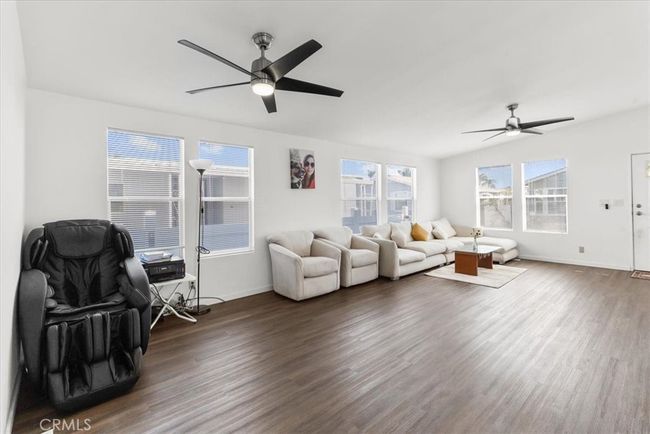 Living Room | Image 10