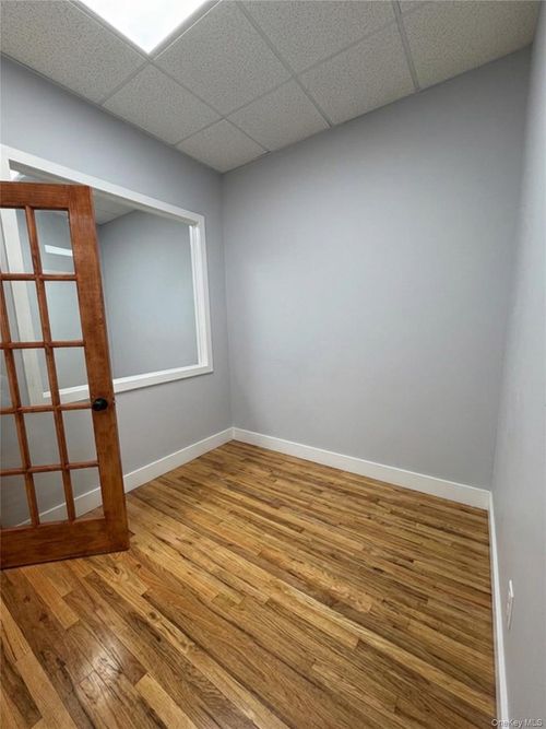 suite-b-1582 Hillside Ave, New Hyde Park, NY, 11040-2527 | Card Image