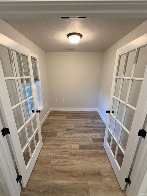 9 Beacon Way, Washington, IN, 47501-8119 | Card Image